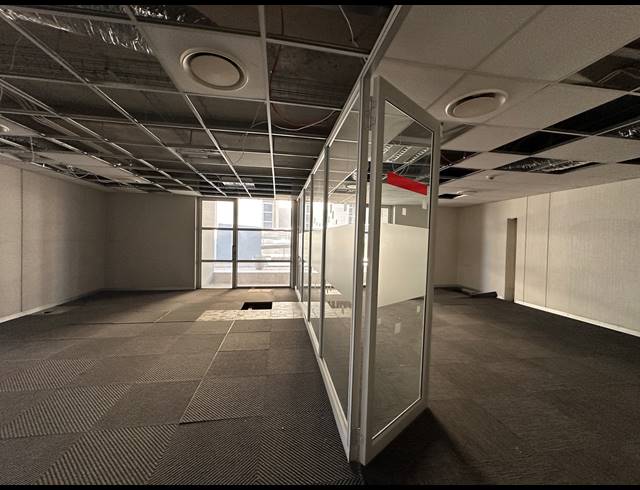 236M² OFFICE TO LET IN ECO PARK ESTATE